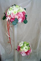 Bouquets for bridesmaid (175)
