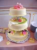 Floral decoration for the wedding cake (161)