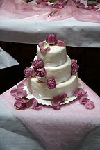 Floral decoration for the wedding cake (580)