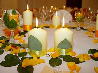 Floral decoration for the wedding table