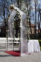 Floral wedding arch (154)