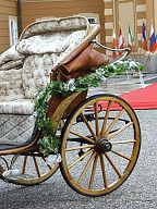 Floral decoration for the carriage