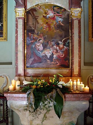 Arrangement with candles