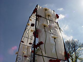 Floral wedding arch