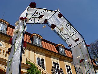 Floral wedding arch