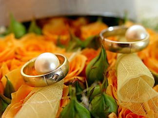 Box for the wedding rings