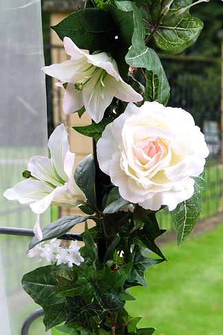 Floral wedding arch