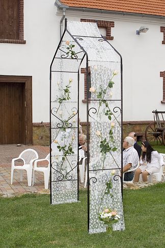 Floral wedding arch