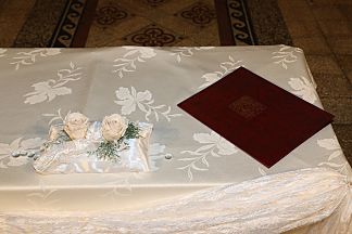 Cushion for the wedding rings