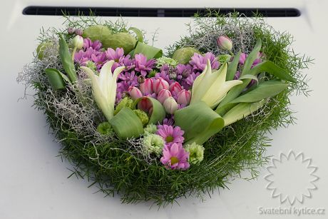 Decoration for the wedding car