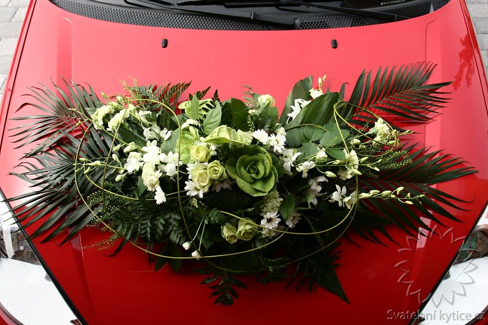 Decoration for the wedding car